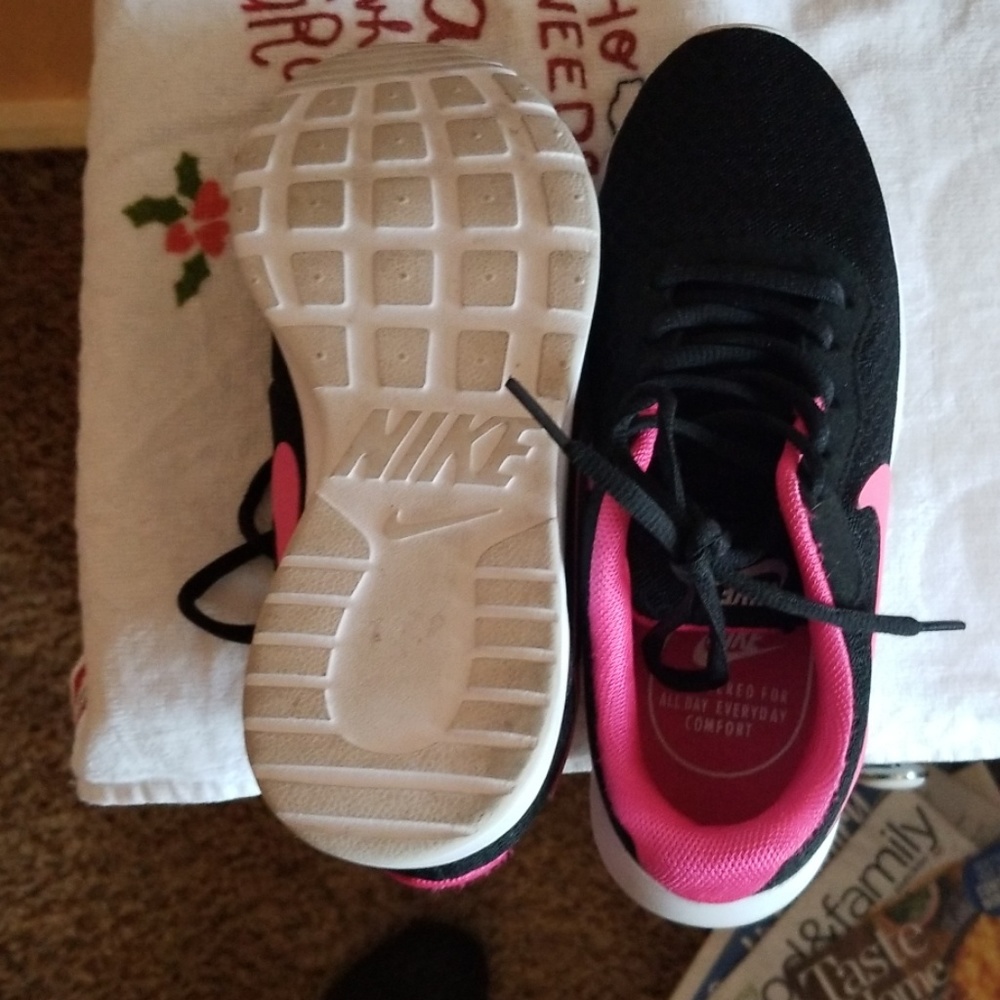 Shoes - Picture 2 of 3